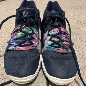 Nike Kyrie 5 (galaxy)